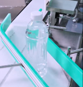 Metalldetektor mit Flaschentransport 